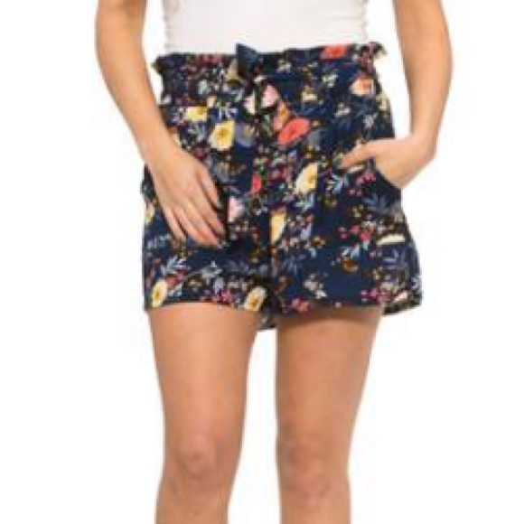Maze EUC Floral Print Belted Shorts with Pockets - Picture 2 of 9